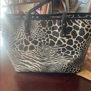 Michael Kors Carter Large Animal print tote